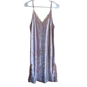 Women LOVE Gap Dainty Pink Velour Lace Trim Slip Dress Size S Retro Y2K Romantic